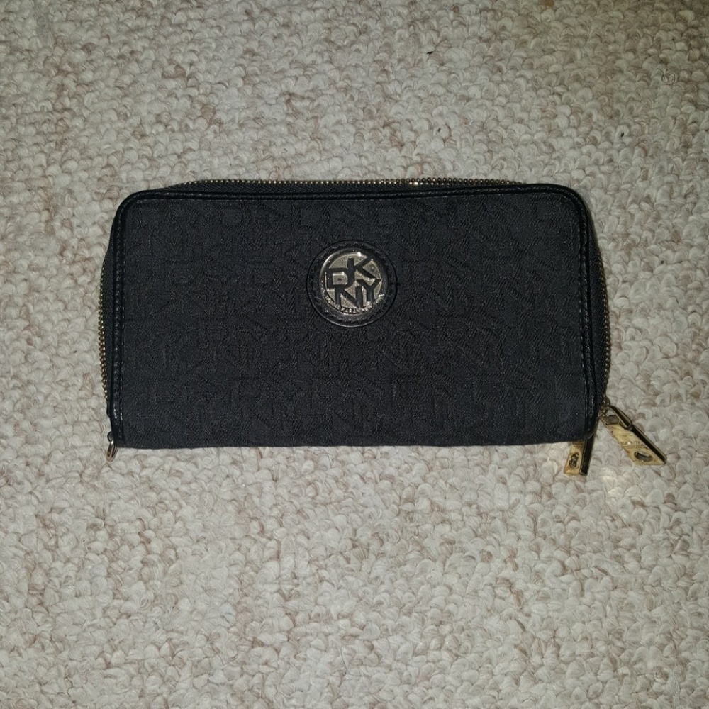 DKNY wallet